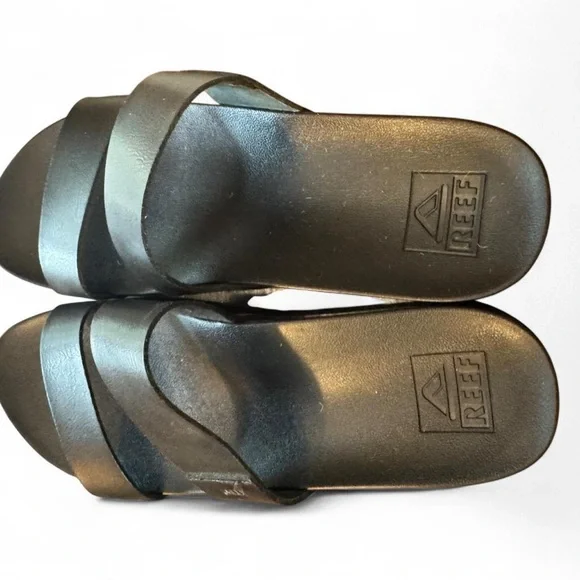 Reef Women's Black custom  high vista hi slide sandals - Picture 4 of 5